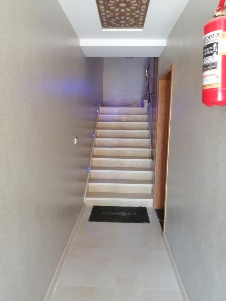 依索安Malak House公寓 外观 照片